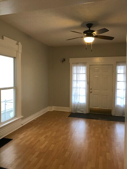 Building Photo - 213 Burns Ave