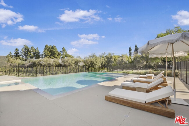 Building Photo - 1754 Lechusa Rd