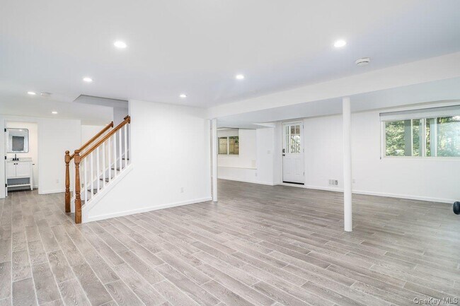 Building Photo - 112 Thornbury Rd