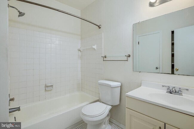 Building Photo - 711 S 18th St