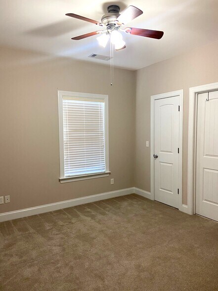 Building Photo - 1177 Bristol Way