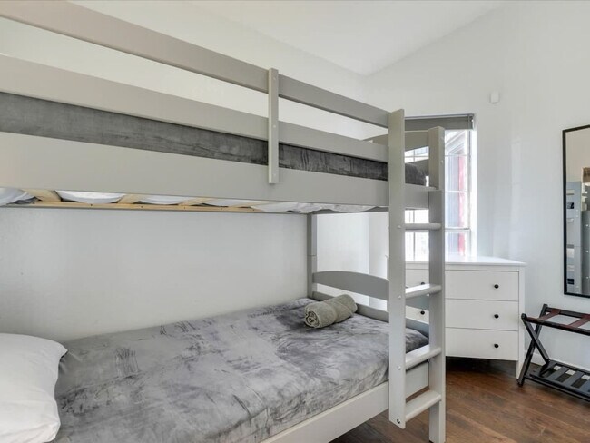 Building Photo - 4215 Voss Hills Pl