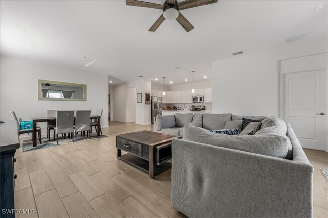 Building Photo - 2581 Kona Wy