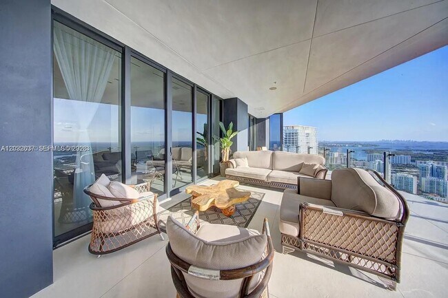Building Photo - 17141 Collins Ave