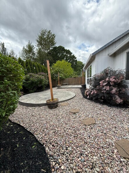 Building Photo - 13722 SE Gannon Dr