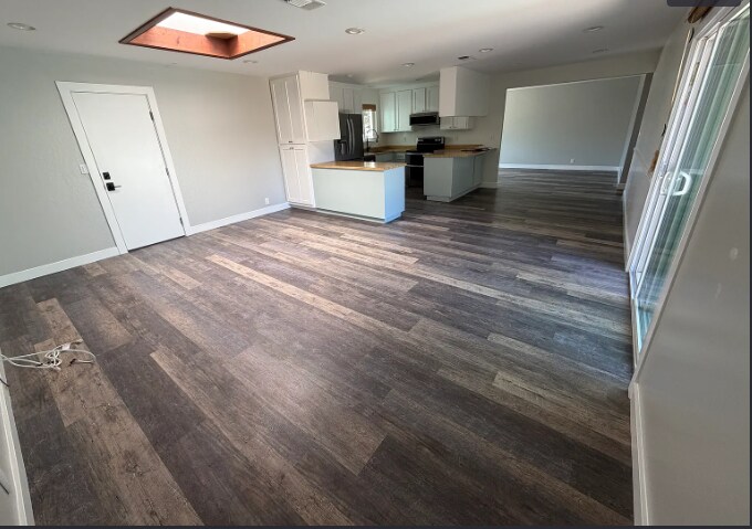 Building Photo - 3293 Roland Dr