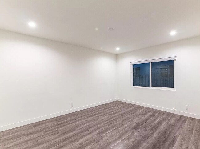 Building Photo - 1942 S Sherbourne Dr