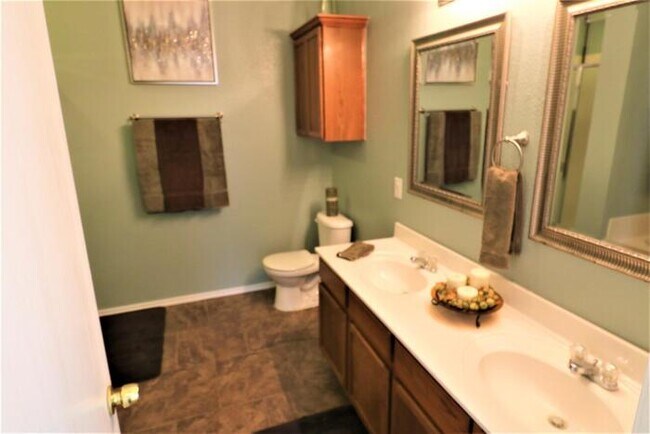 Building Photo - Stunning 3/2/2 in Mansfield with covered p...