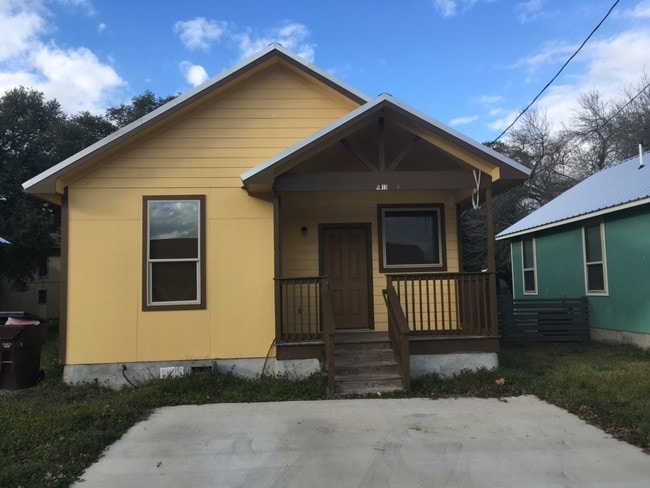 Building Photo - 1013 Fir Ln