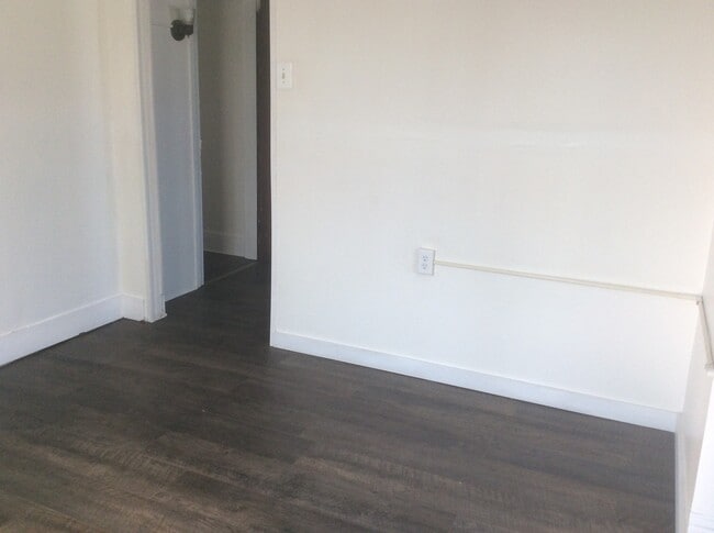 Building Photo - 2 Bedroom Apartment-York City SD