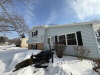 Building Photo - 2714 Colton Dr SE