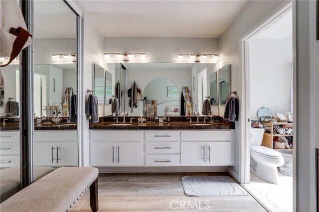 Building Photo - 884 Halyard