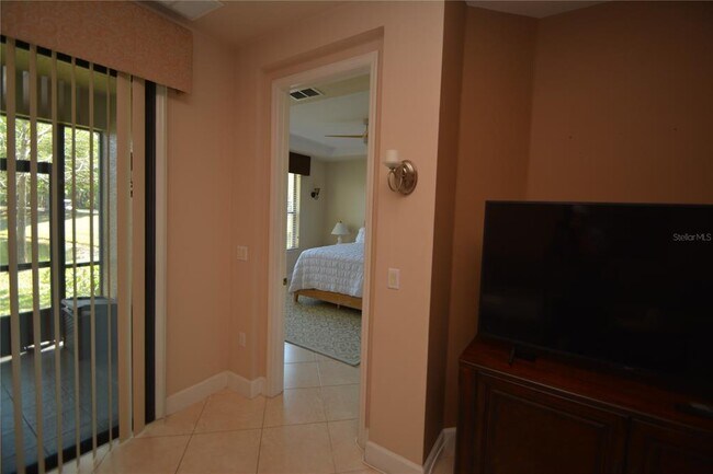 Building Photo - 706 Cobblestone Dr