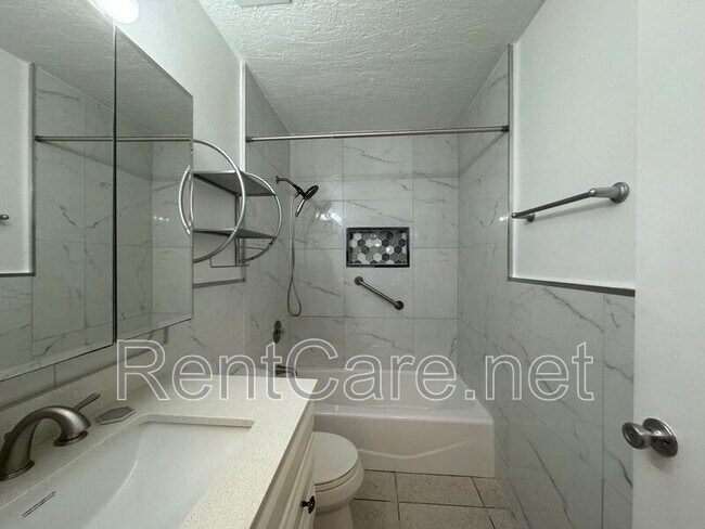 Building Photo - 2304 Inagua Way