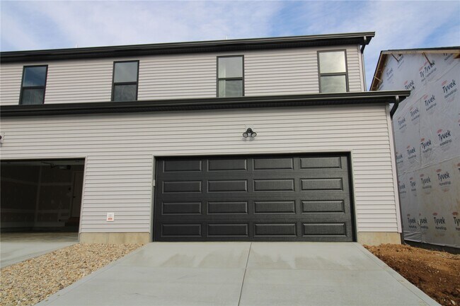 Building Photo - 37 Wingtip Ct