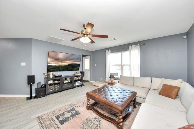 Building Photo - 2430 Regatta Ln