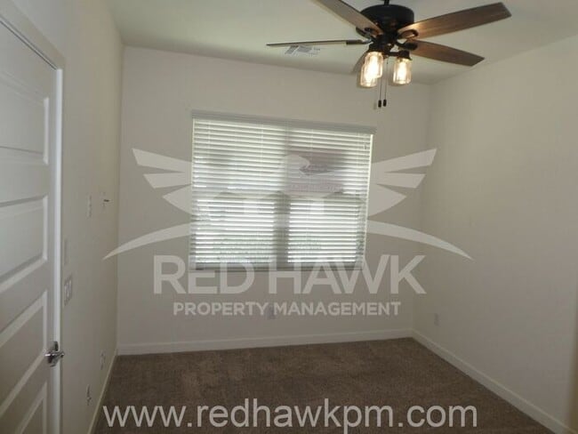 Building Photo - Gorgeous, Modern Three Bedroom, Two Bathro...