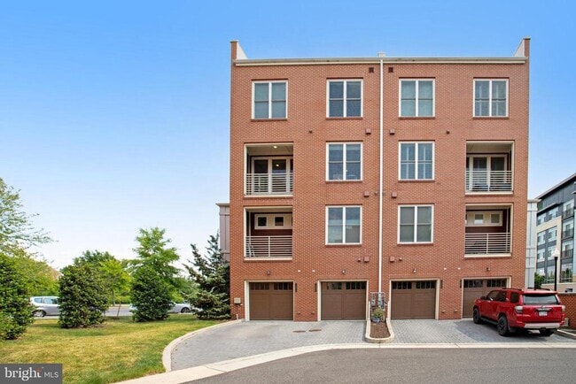 Building Photo - 1804 Potomac Ave