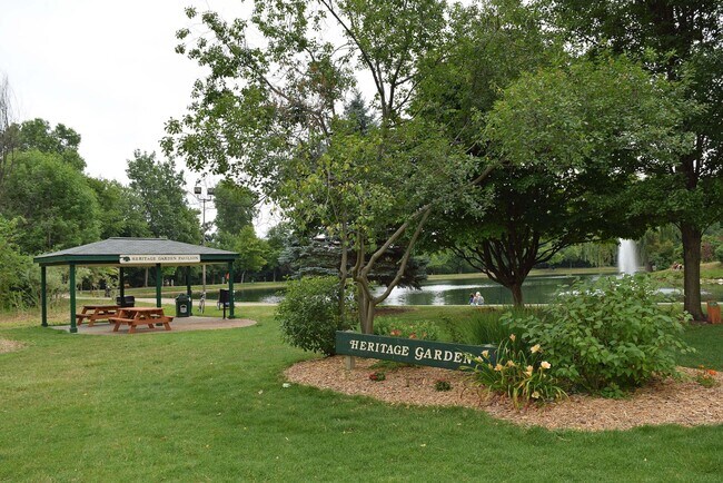 Building Photo - Shelby Township - 3 Bedroom, 2 Bath, End-Unit condo style w/Att Garage