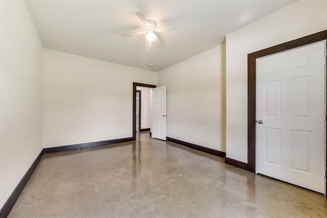 Building Photo - 1071 Deer Ln