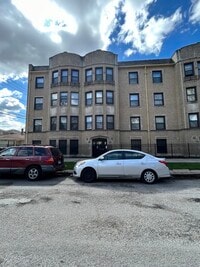 Building Photo - 909 E 85th St