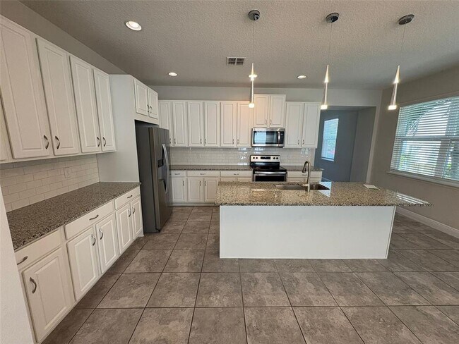 Building Photo - 15833 Marina Bay Dr