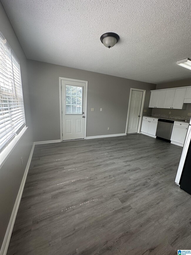 Building Photo - 114 Stone Hill Cir