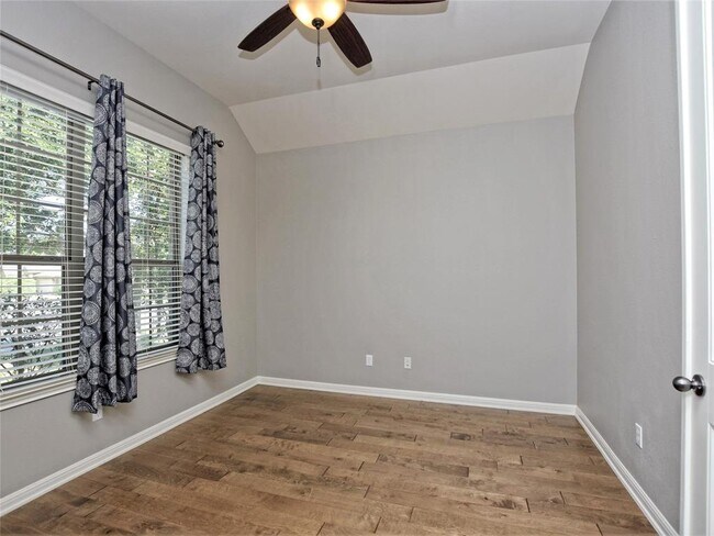 Building Photo - 2508 Hilltop Divide Ln