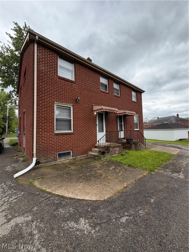 Building Photo - 360 Shields Rd