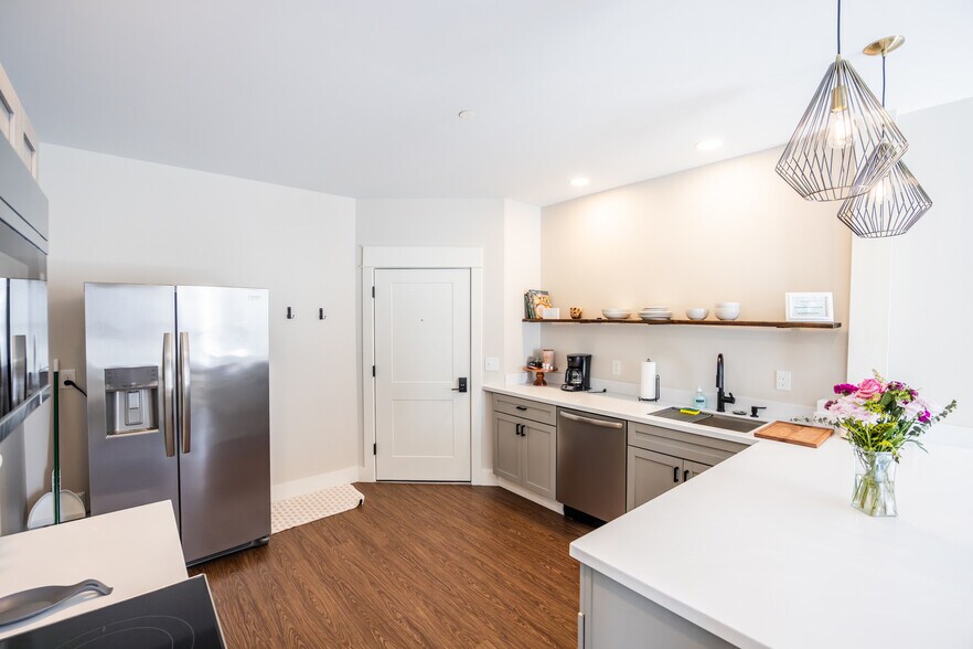 Building Photo - 58 South St