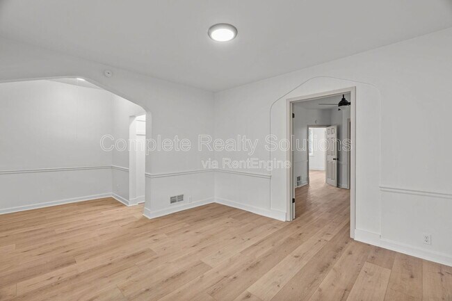 Building Photo - 4642 Idaho Ave