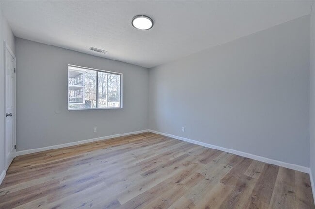 Building Photo - 955 Tilden St NW