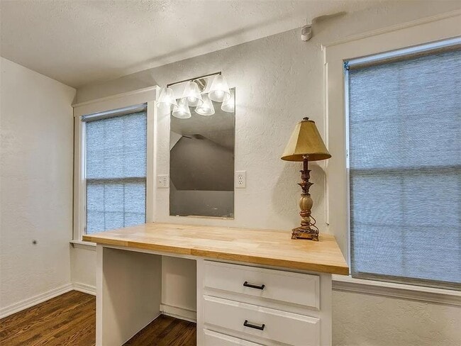 Building Photo - 1017 McFarland St