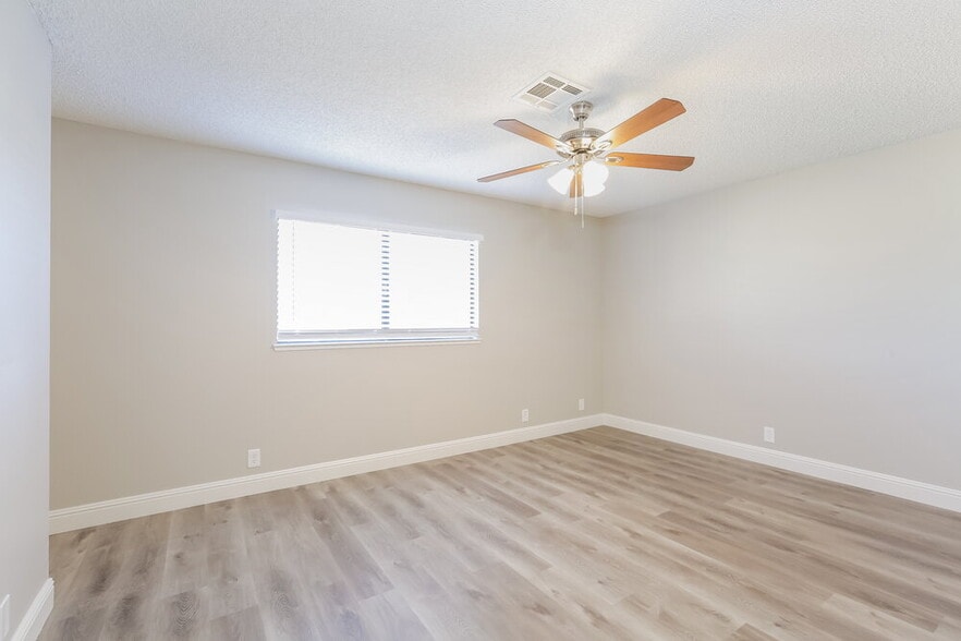 Building Photo - 3944 Grapefruit Cir