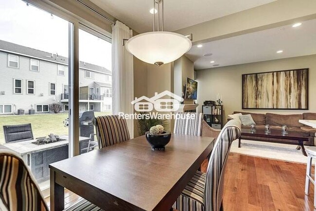 Building Photo - Executive Townhome in Stonemills Community...