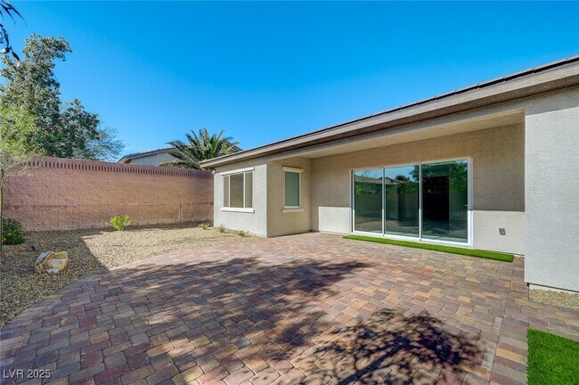 Building Photo - 555 Jerry Bird Ct