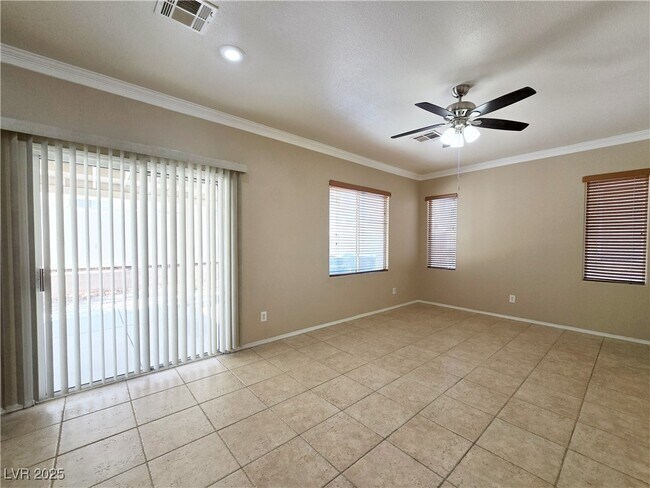 Building Photo - 5431 W Hasley Canyon Ave