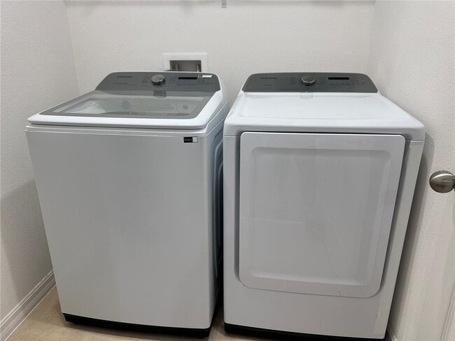 Building Photo - 212 Hamlet Lp