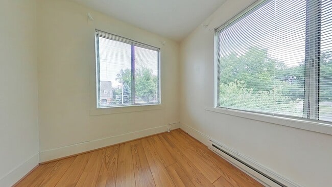 Building Photo - 1 Bedroom Apartment ~ Close to Campus