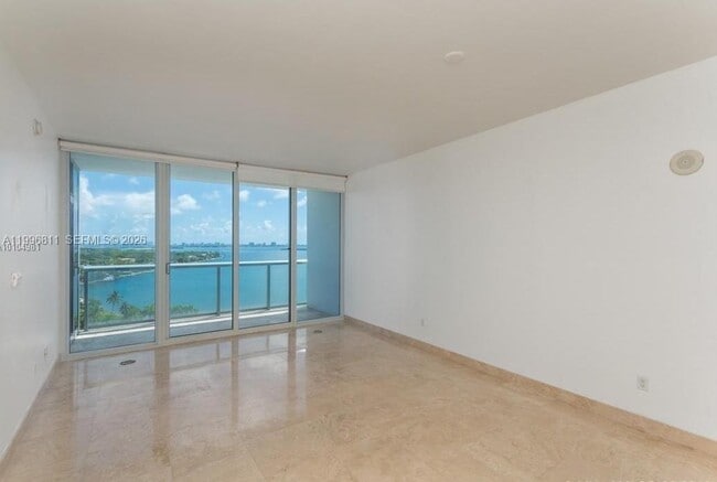 Building Photo - 601 NE 36th St