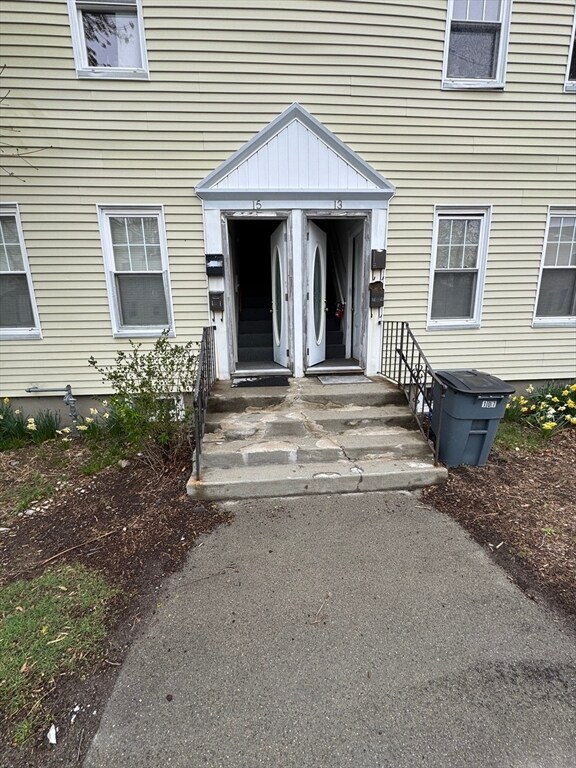 Building Photo - 14 N Park St