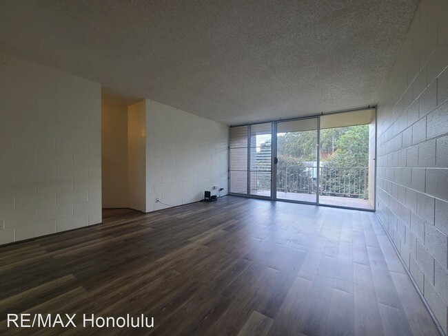 Building Photo - 2 br, 1 bath House - 95-273 Waikalani Dr #...