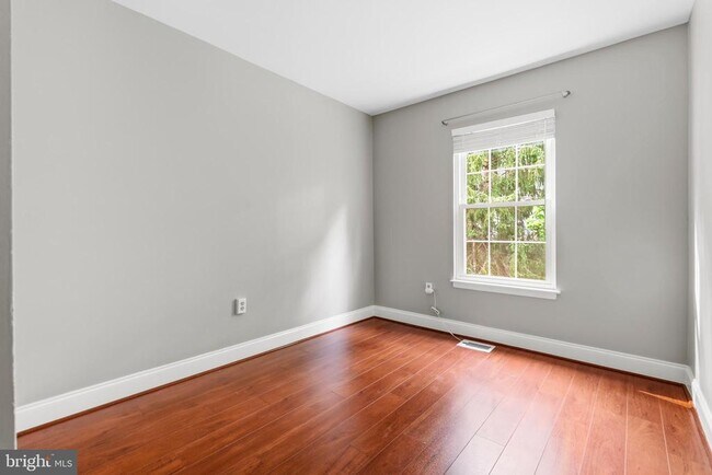 Building Photo - 6410 Blarney Stone Ct