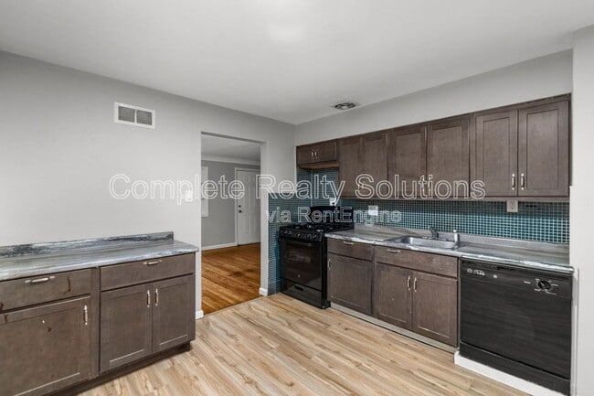 Building Photo - 4232 Smithfield Pl