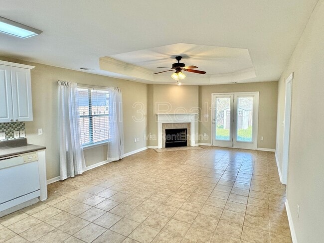 Building Photo - 436 Park Lake Dr