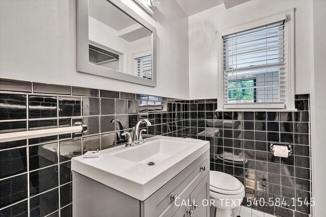 Building Photo - 3166 Galloway Dr