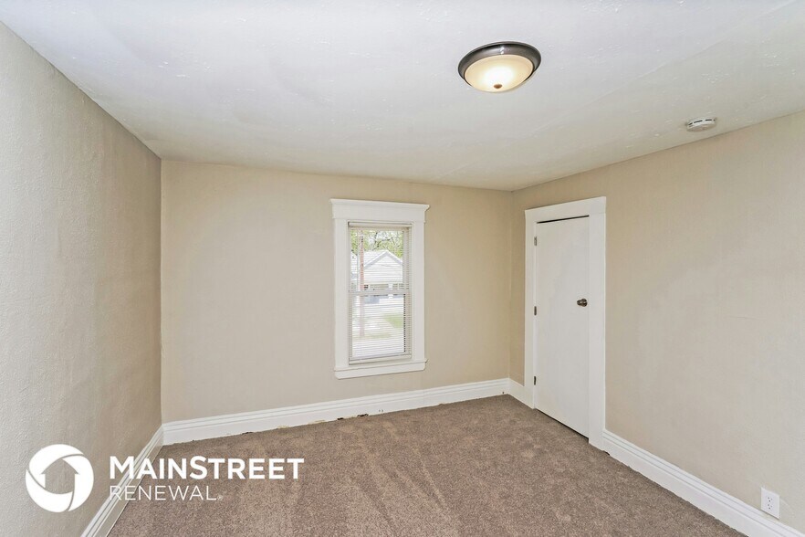 Building Photo - 3630 River Park Dr