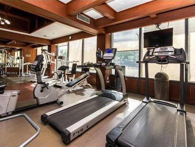 Building Photo - 600 NE 36th St