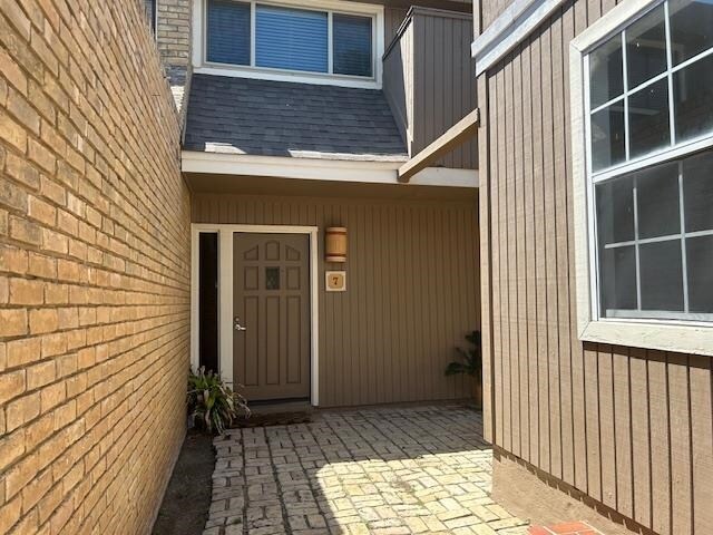 Building Photo - 7 Northwood Dr