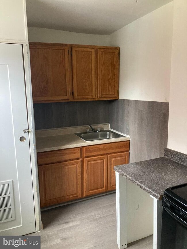 Primary Photo - 1720 1st St NW